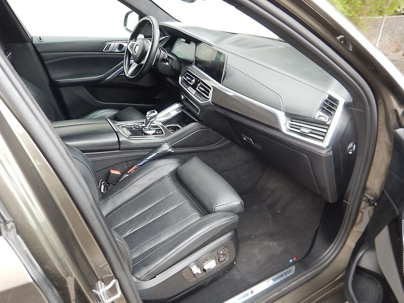 BMW X6 M50D - fotka 13 z 31