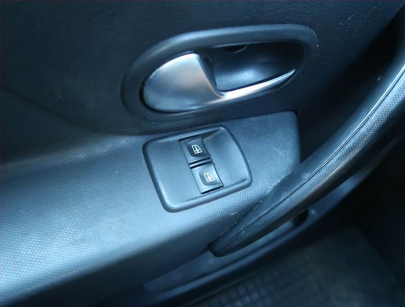 Dacia Logan (2019) 1.0 SCe, Navi, Tempomat - fotka 15 z 15