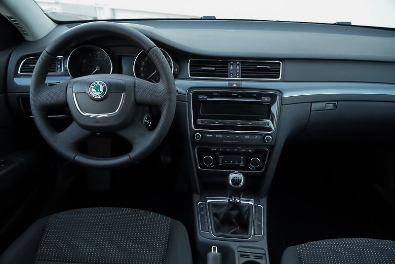 Škoda Superb (2013) 1.4 TSi 92kW Comfortline - fotka 21 z 27