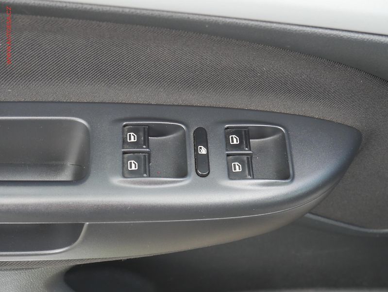Škoda Octavia (2012) 1.2TSi, Ambition, TZ - fotka 11 z 16