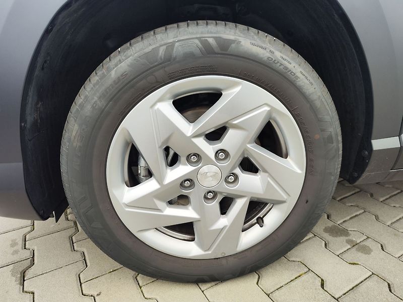 Hyundai Kona 1.6 T-GDI/145kW Smart - fotka 32 z 32