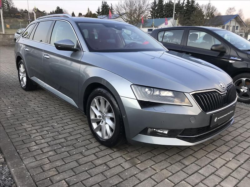 Škoda Superb 1,6 - fotka 2 z 16