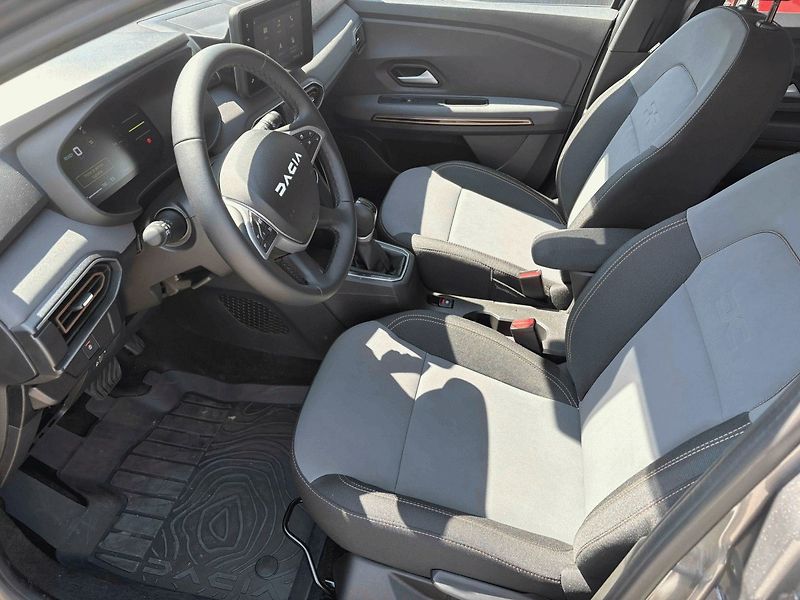 Dacia Jogger (2026) Extreme Hybrid 140 7míst Poboč - fotka 6 z 8