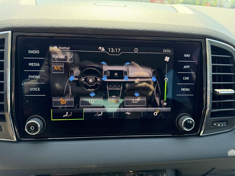 Škoda Karoq 1,5 TSi/110kW DSG - STYLE,TZ,. - fotka 33 z 88