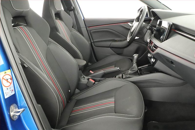 Škoda Kamiq (2025) 1.0 TSI, MONTE CARLO, KEYLESS - fotka 7 z 17