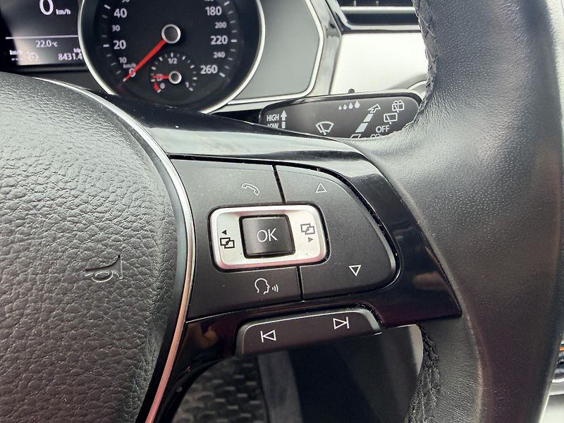 Volkswagen Passat 2.0TDI 110KW MATRIX REZERVACE - fotka 18 z 62