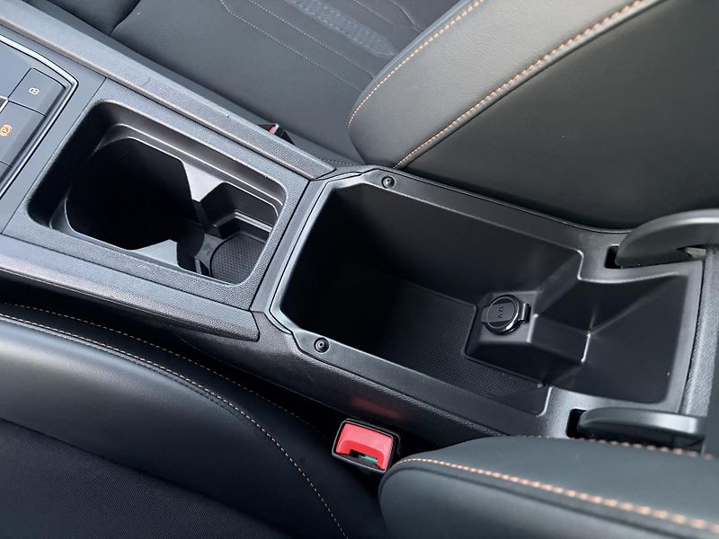 Cupra Formentor 1.5TSI 110KW DSG LED - fotka 24 z 54