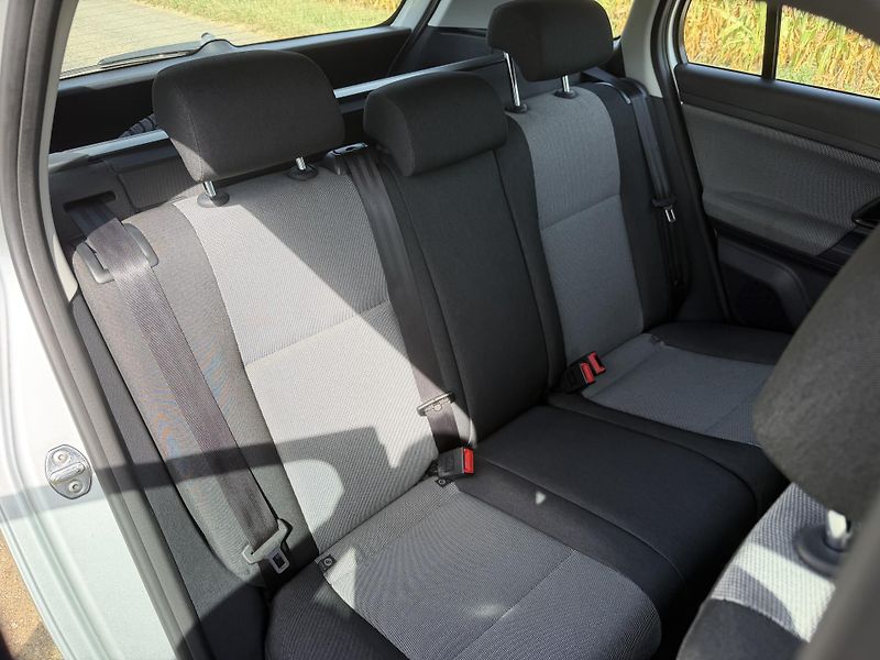 Škoda Fabia 1,2TSI 63kW Combi*NOVÉ ROZVODY - fotka 29 z 58