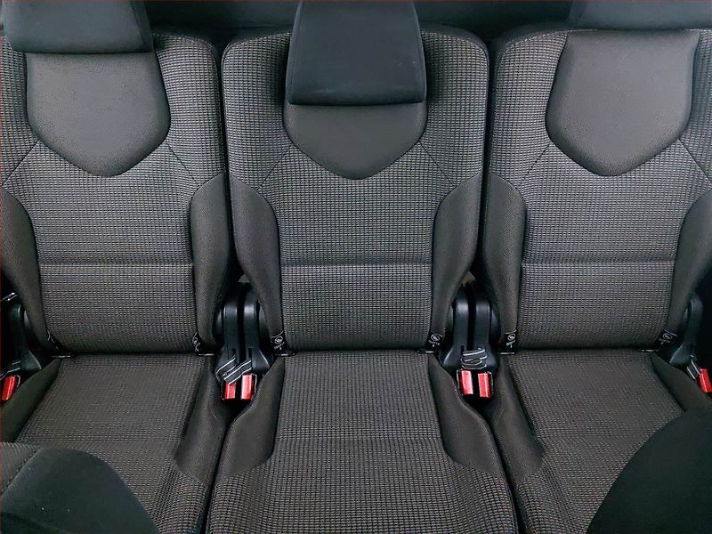 Peugeot 308 (2013) 1.6 e-HDi, 7 míst, ČR,1.maj - fotka 10 z 17