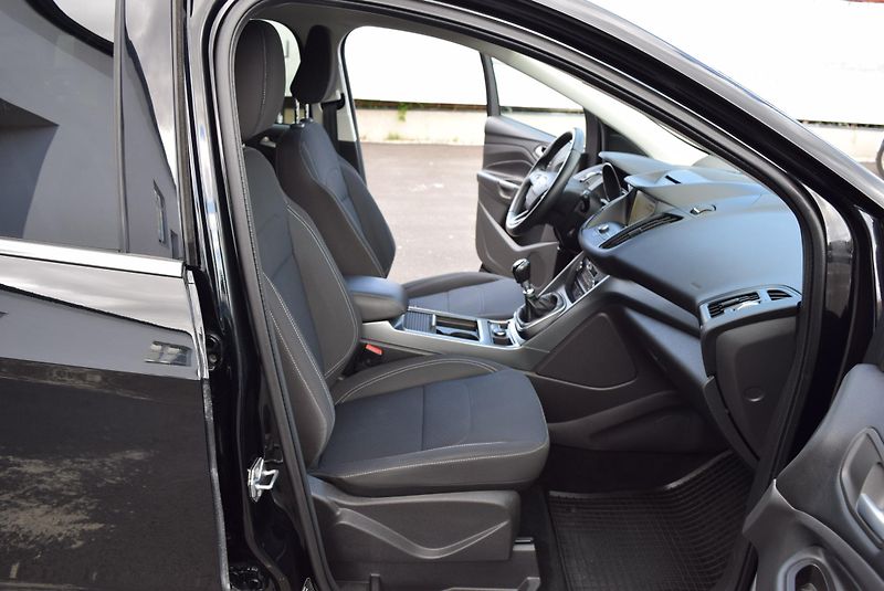 Ford Kuga (2020) 1.5 EcoBoost 110kw TITANIUM  - fotka 31 z 45