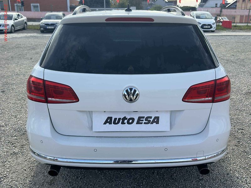 Volkswagen Passat (2012) 2.0TDi 4x4, DSG, bixen, navi - fotka 5 z 24