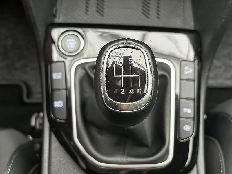 Kia Sportage 1.6 T-GDi GPF 4x2 TOP (2022) - fotka 21 z 35