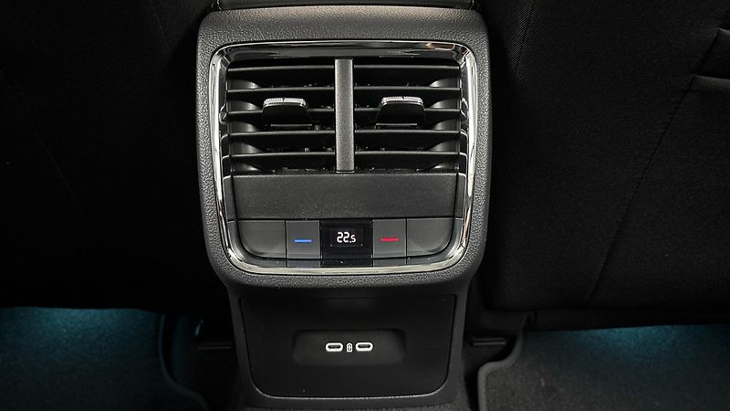 Škoda Octavia 2.0 TDI DSG Style - fotka 20 z 25