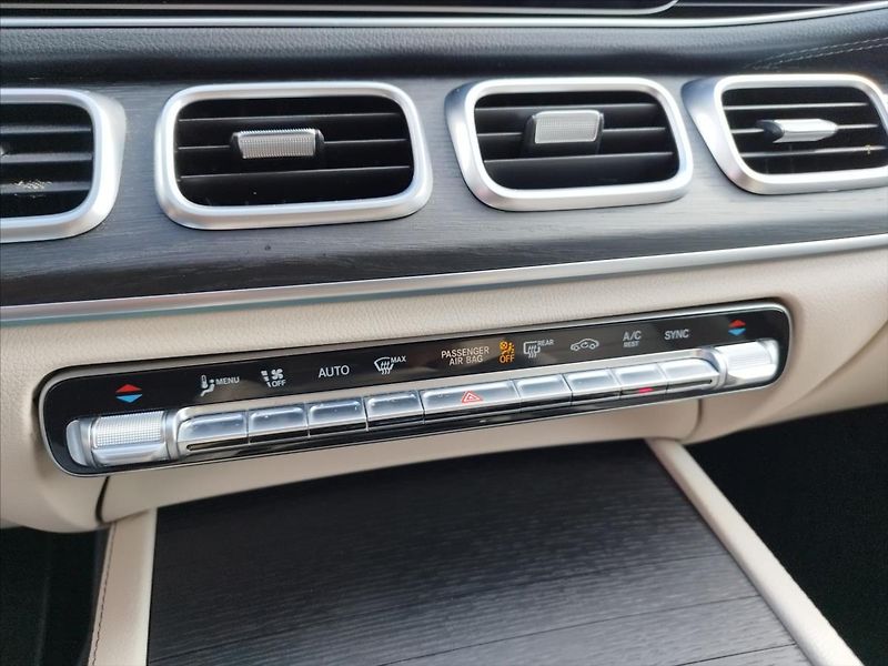 Mercedes-Benz GLE 3,0 300D 4MATIC COUPE - fotka 24 z 29
