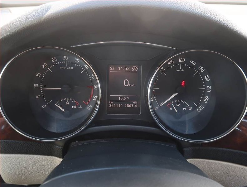 Škoda Superb (2014) Elegance 2.0 TDI, Automat - fotka 9 z 16
