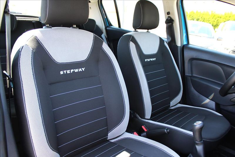 Dacia Sandero 0,9 STEPWAY KLIMA, SERVISKA - fotka 17 z 25