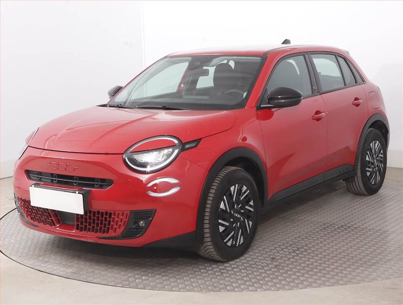 Fiat 600 (2023) (RED) 54 kWh, SoH 95% - fotka 2 z 18