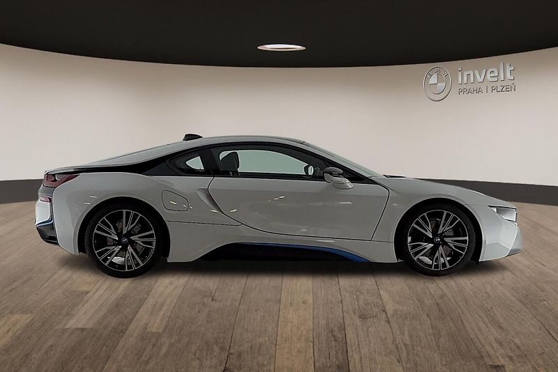 BMW i8 Coupé - fotka 2 z 34