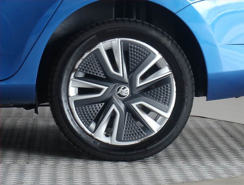 Škoda Fabia (2019) Ambition Plus 1.0 TSI - fotka 14 z 17