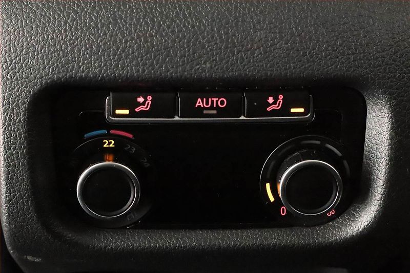 Volkswagen Sharan (2011) 2.0 TSI, Automat, Kůže, Navi - fotka 18 z 21