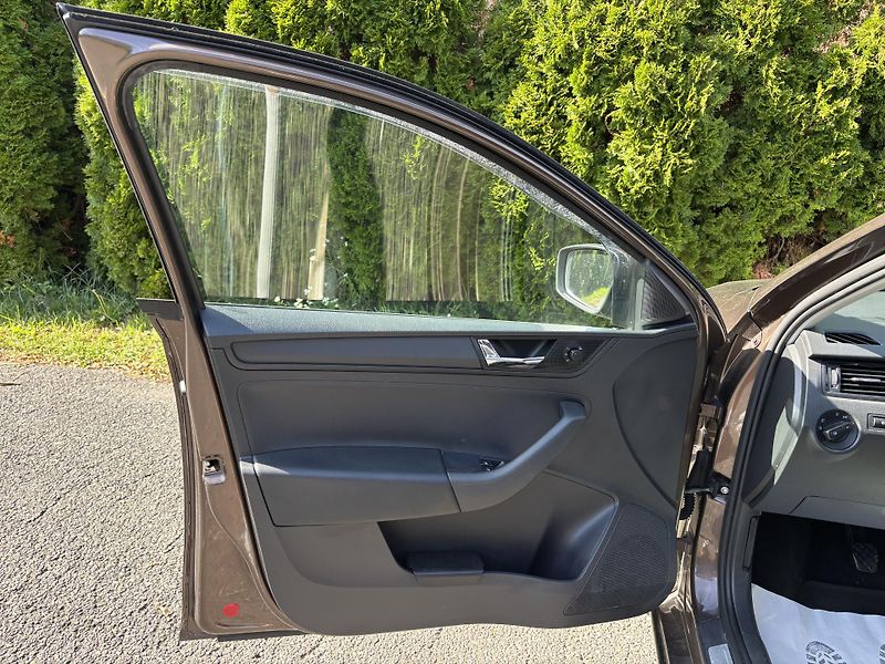 Škoda Rapid (2019) 1.0tsi nové rozvody př. brzdy  - fotka 15 z 24