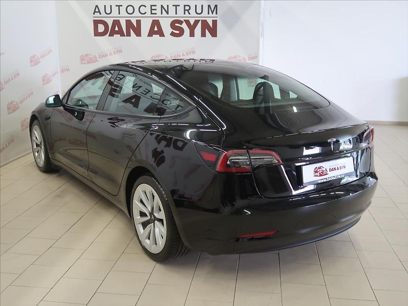 Tesla Model 3 0,0 1. majitel zánovní - fotka 7 z 32