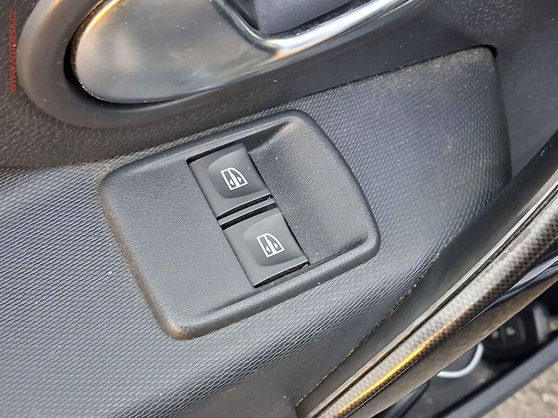 Dacia Sandero (2018) 1.0 SCe, 1.maj,ČR, AC - fotka 11 z 15