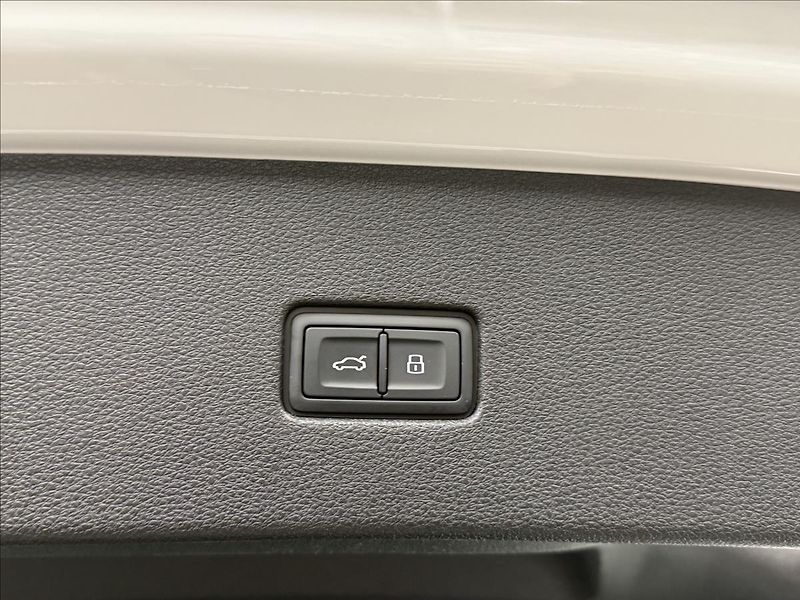 Audi Q8 50 TDI S-LINE 1 MAJ ČR DPH - fotka 24 z 34
