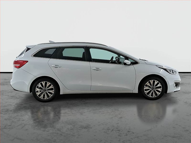 Kia Ceed (2017) 1.6 GDI, Serv.kniha, Navi - fotka 6 z 14
