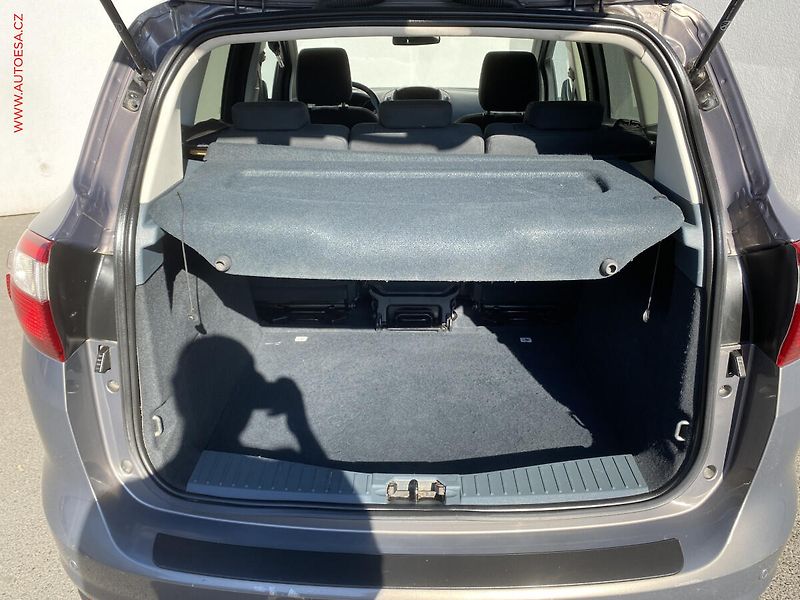 Ford C-MAX (2014) 1.6 TDCi, Titanium - fotka 7 z 18