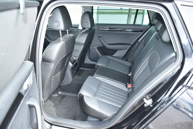 Škoda Superb (2023) L&K 2.0 TDI 110kW DSG - fotka 26 z 35