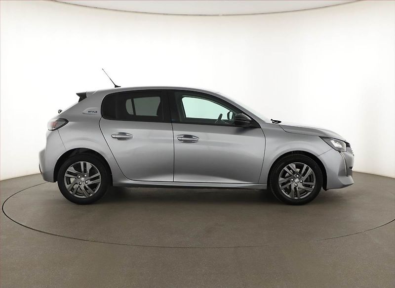 Peugeot 208 (2022) 1.2 PureTech, Serv.kniha - fotka 6 z 15