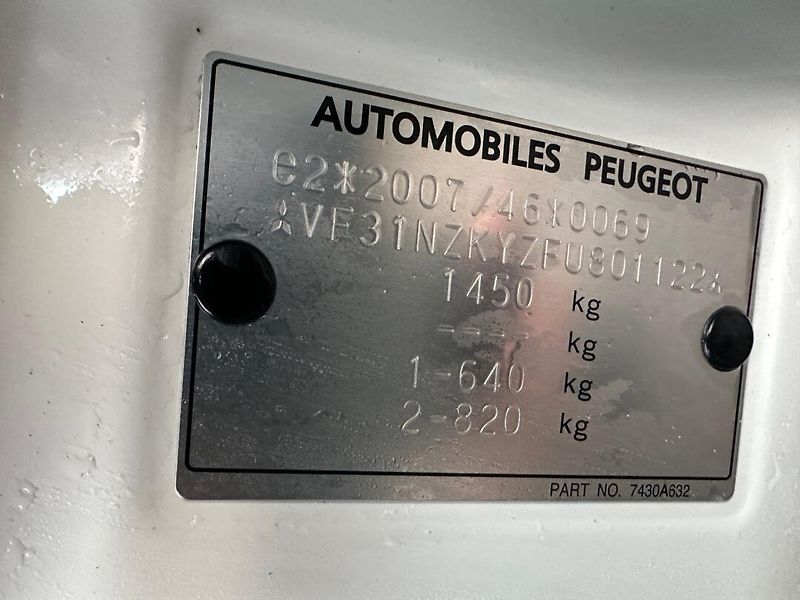 Peugeot iOn (2015) 49Kw - fotka 10 z 21