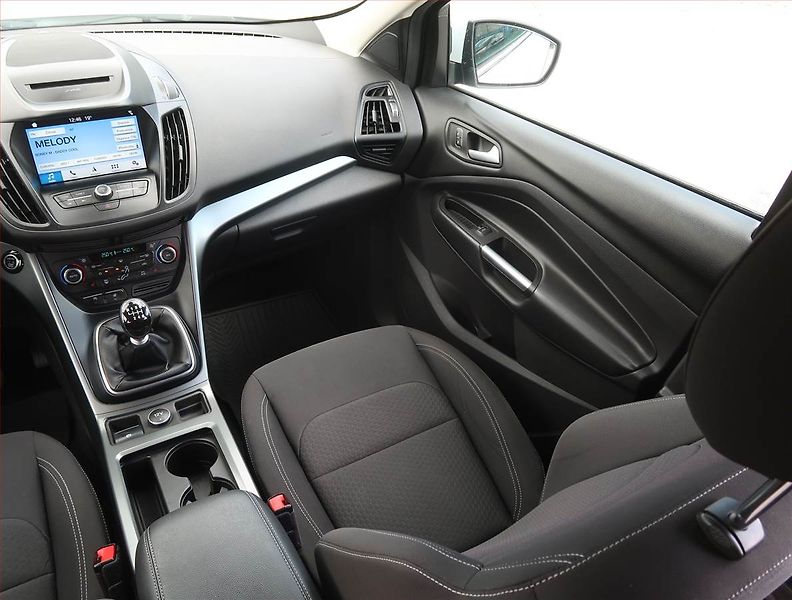 Ford Kuga (2018) 1.5 TDCi, Serv.kniha, Navi - fotka 8 z 19