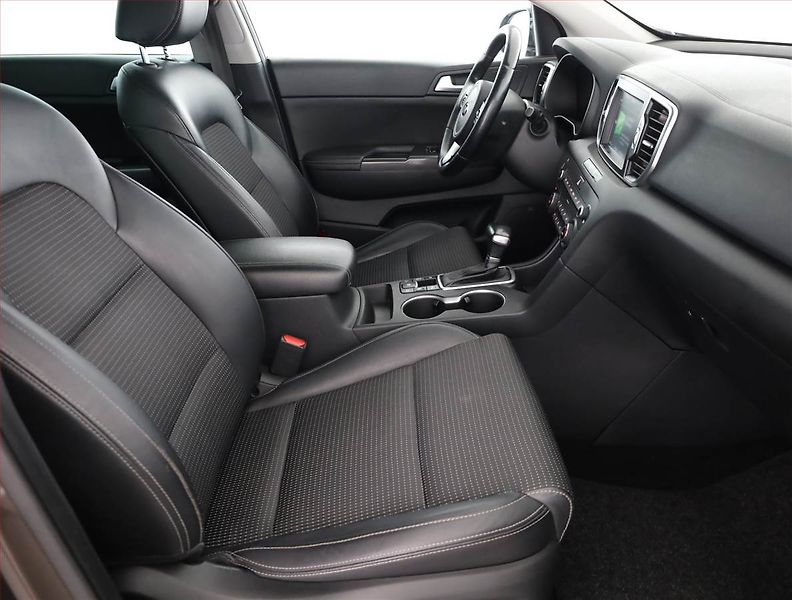 Kia Sportage (2016) 2.0 CRDi, 4X4, Automat - fotka 7 z 16