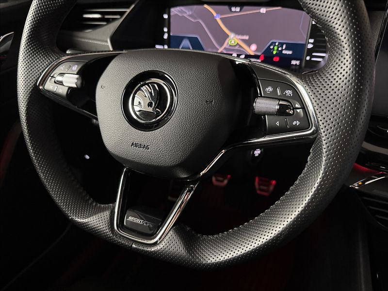 Škoda Octavia 2,0 TDi  Sportline Virtual LED - fotka 47 z 49
