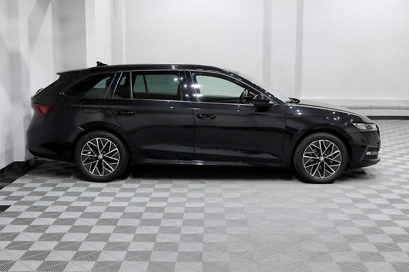Škoda Octavia 4 Combi 1.5 TSI 110 kW - fotka 4 z 49