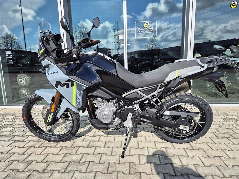 CFMOTO 450 MT-R (2026) - fotka 44 z 78