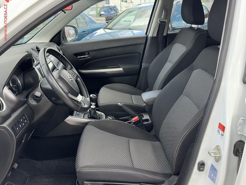 Suzuki Vitara (2022) 1.4BJet AllGrip, ČR, LED - fotka 9 z 22