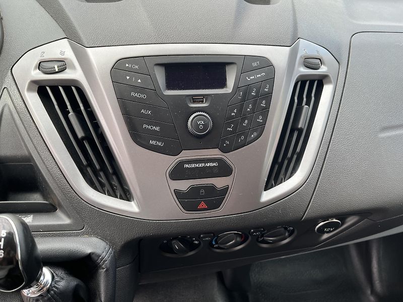 Ford Transit Custom 2.2 TDCi 9 míst - fotka 19 z 27