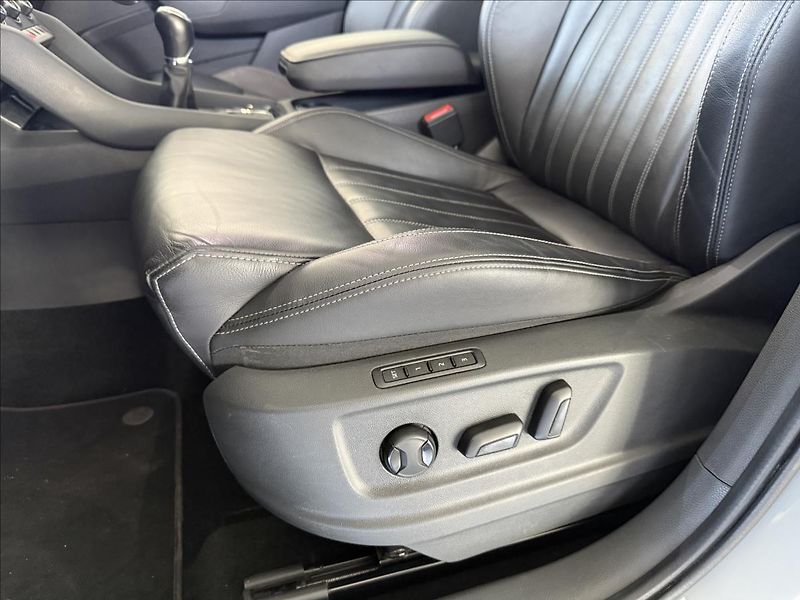 Škoda Karoq 2,0   TDI 110kW,4X4,SERVISKA - fotka 22 z 25