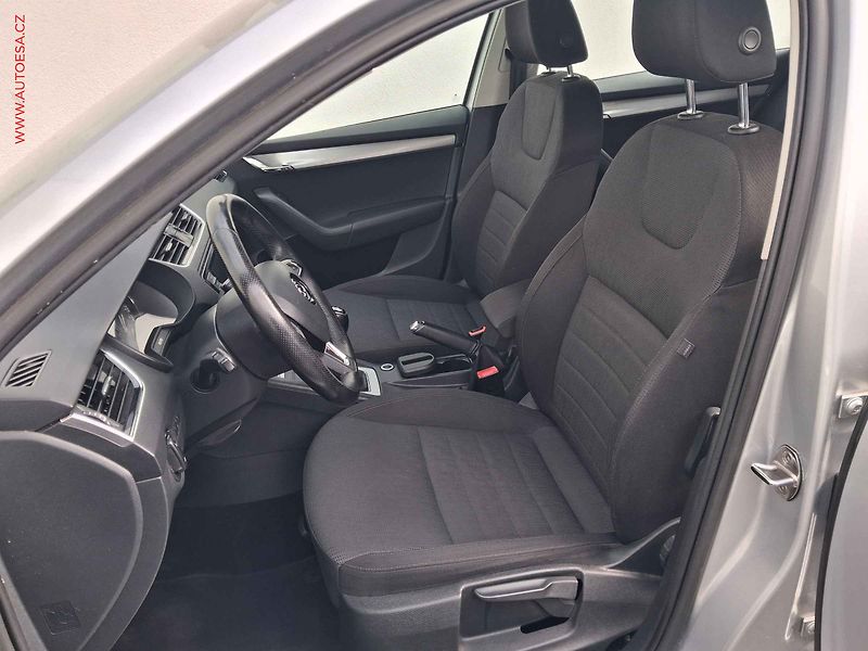 Škoda Octavia (2014) 2.0 TDi, ČR, Elegance - fotka 9 z 18