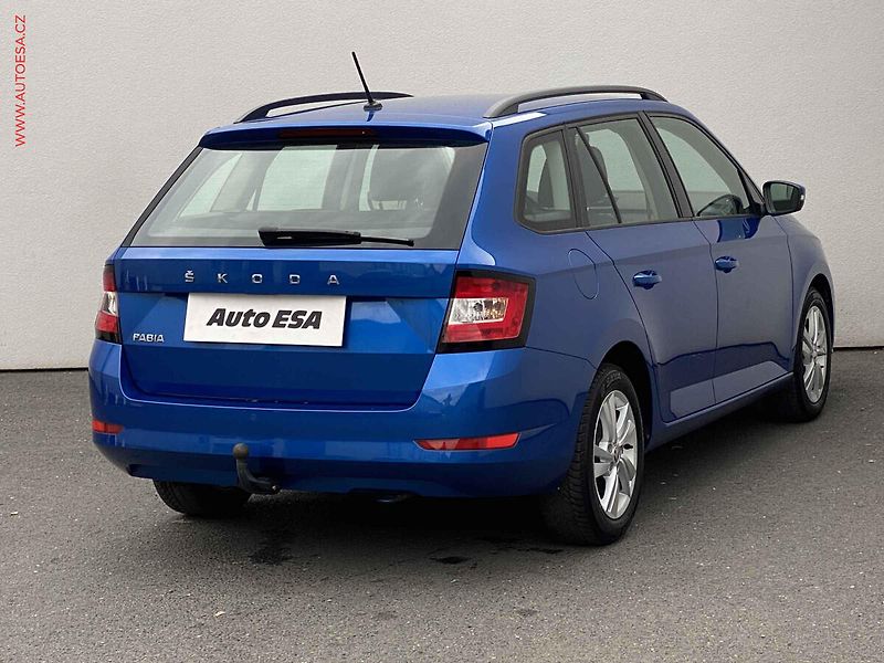 Škoda Fabia (2022) 1.0 TSi, 2.maj,ČR, Ambition - fotka 4 z 17