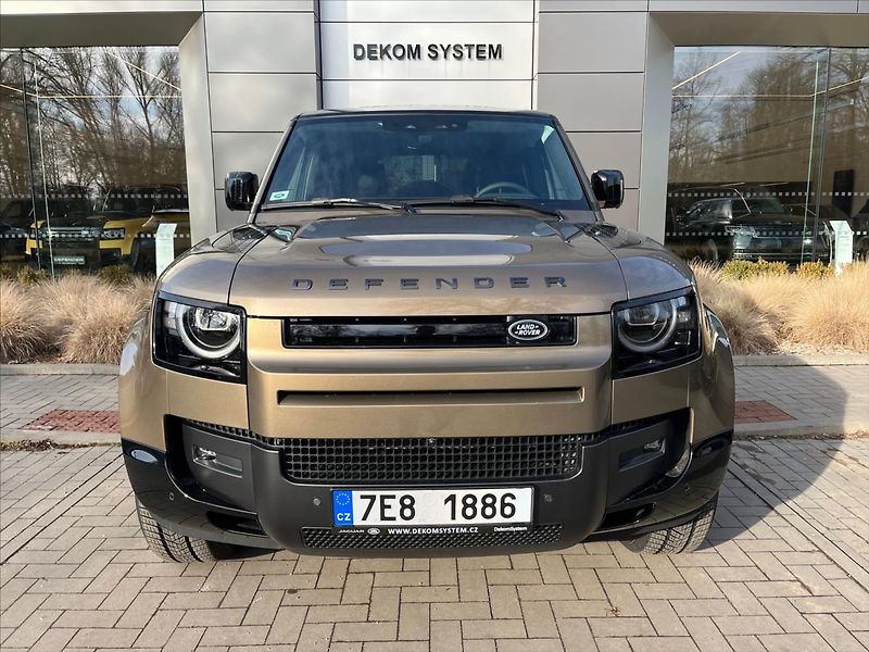 Land Rover Defender 3,0 110 X-Dynamic SE D250 AWD - fotka 3 z 14