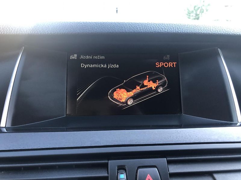 BMW Řada 5 (2015) 518d Touring NAVI velmi pěkný - fotka 62 z 76