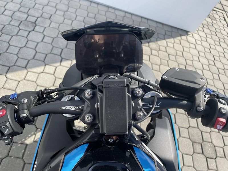 BMW (2026) S 1000 R - fotka 11 z 13