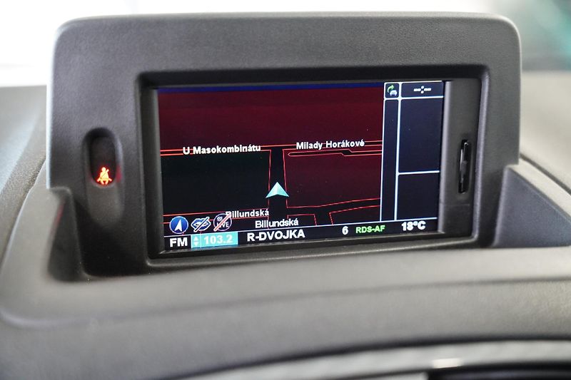 Renault Clio - fotka 16 z 19