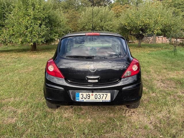 Opel Corsa (2008) - fotka 3 z 10