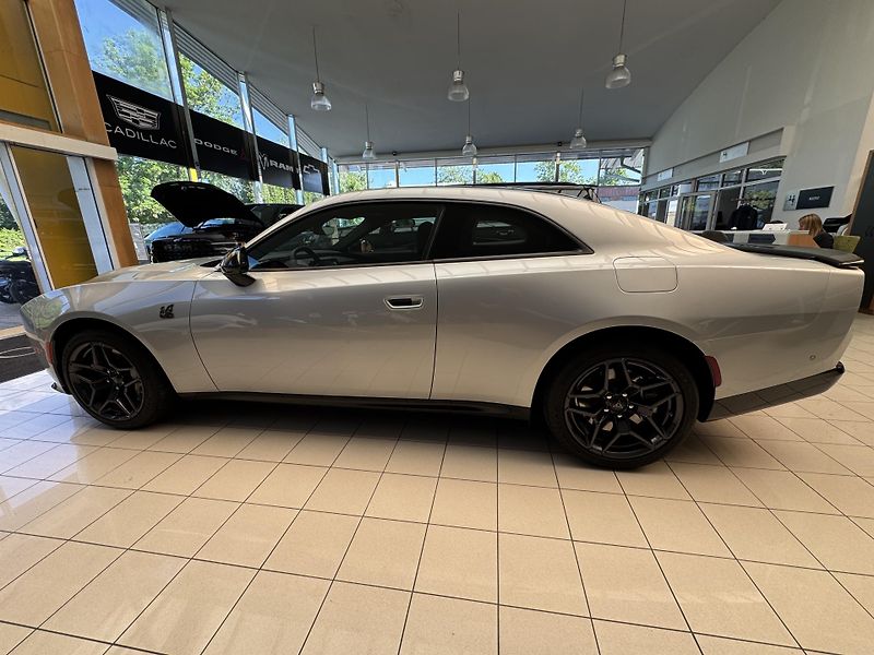 Dodge Charger 2dv. Scat Pack 3,0 V6 AWD - fotka 2 z 55
