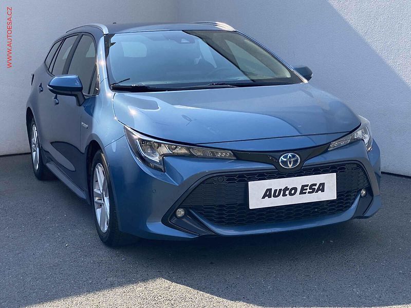 Toyota Corolla (2021) 1.8, Business, AT, LED - fotka 1 z 18
